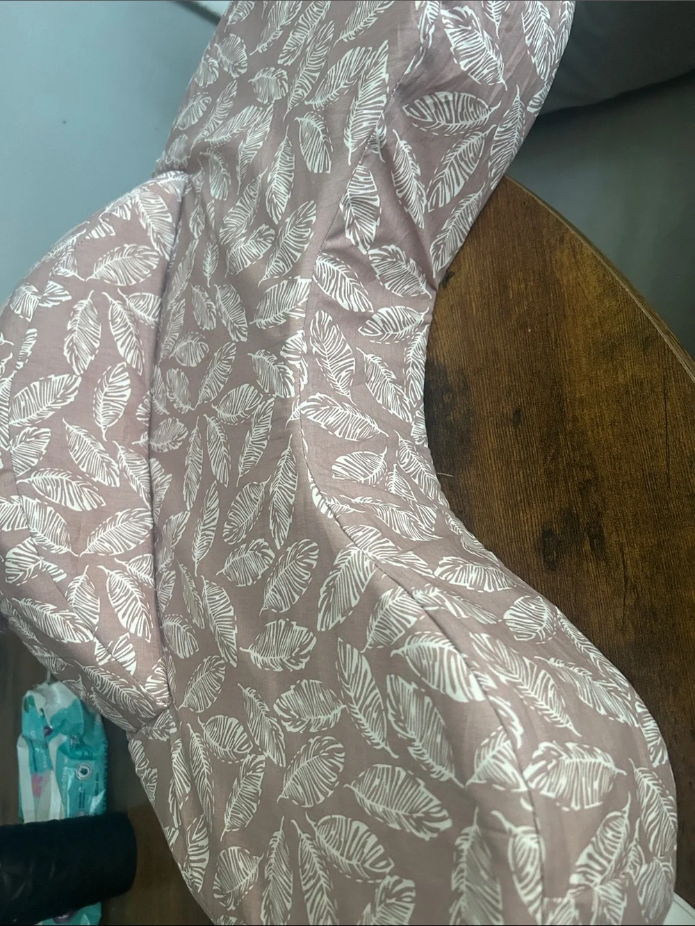 Feather-Print Nursing Pillow in Blush - Momcozy ( Only used twice )